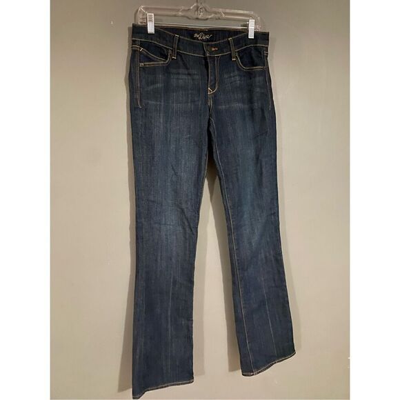 Old Navy Medium Wash The Diva Straight Leg Jeans NWOT Size 6 Long - Picture 2 of 6